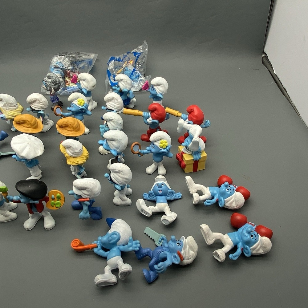 2011-2013 McDonalds Lot Of 31 Smurfs Hefty, Smurfette Figurine Many Duplicates - Picture 14 of 14